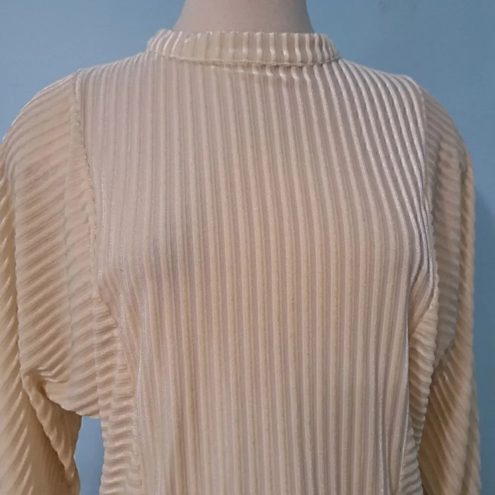 Evidnt Los Angeles Cutout Open Back Velvet Blouse Medium Cream
